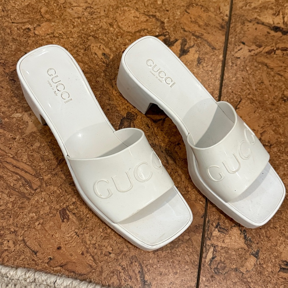 Gucci Women's Cream Block Heel Mules - Picture 2 of 7